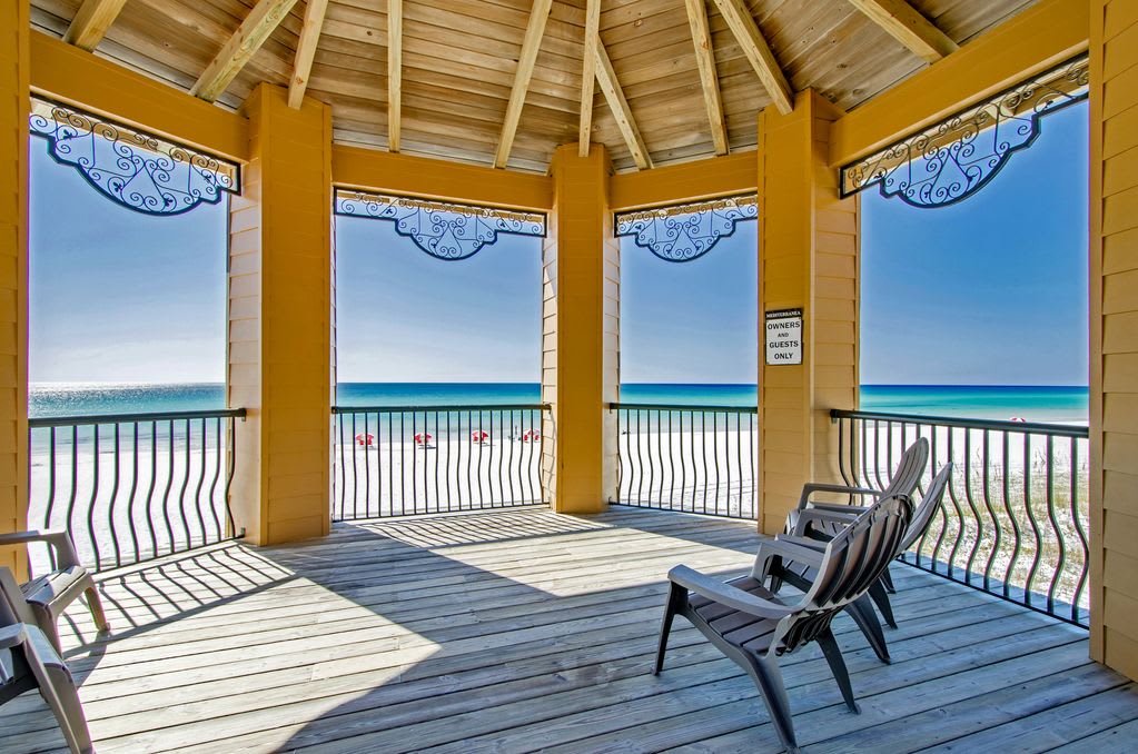 Mediterranea gazebo to the beach!