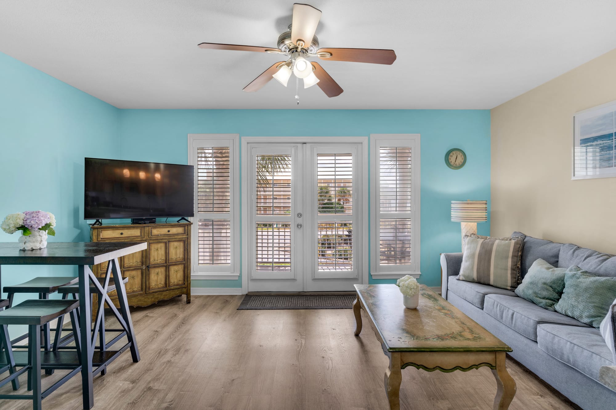 Open living with partial views of the Gulf