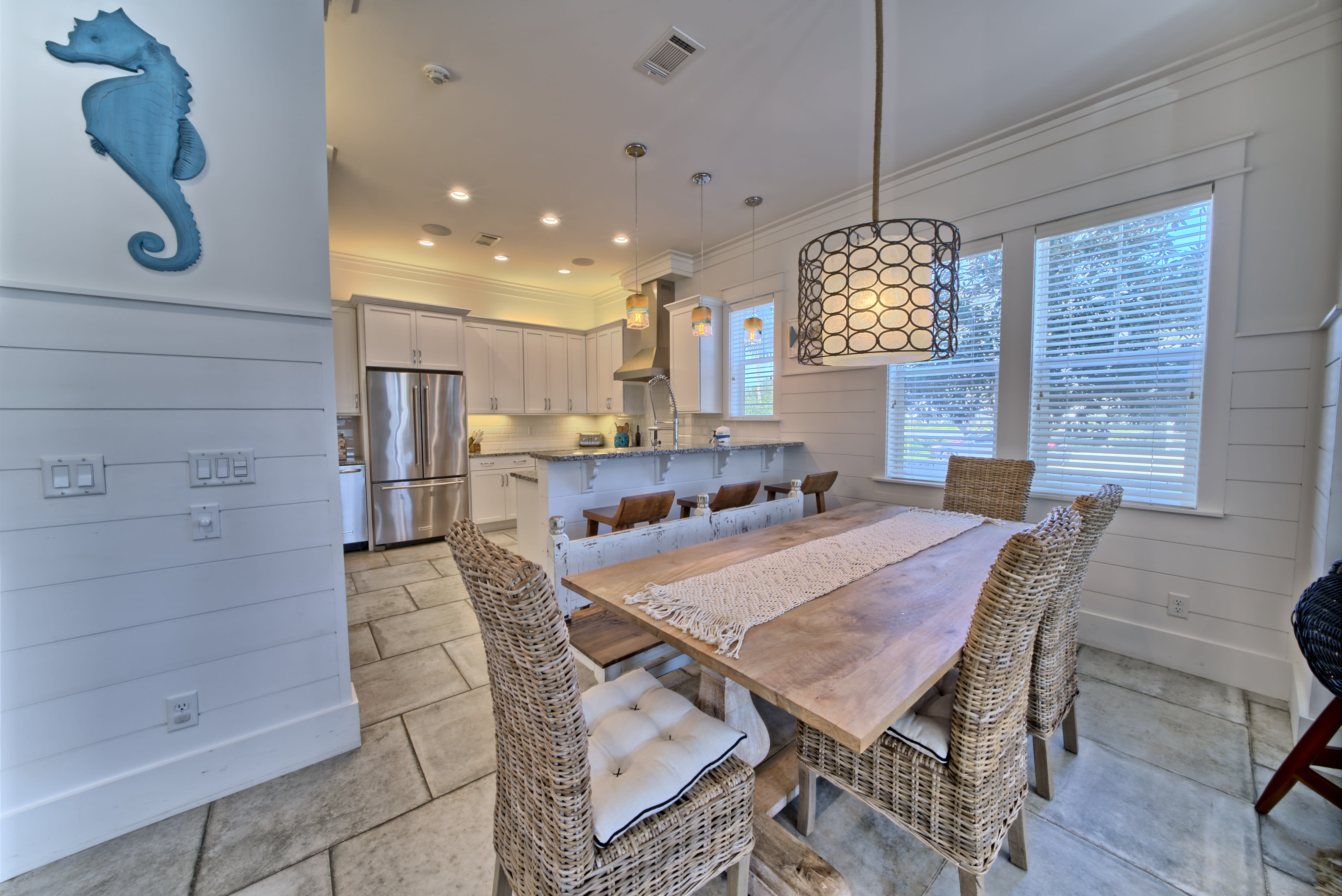 BEAUTIFUL DINING TABLE AND 4 BARSTOOLS - SEATS 12