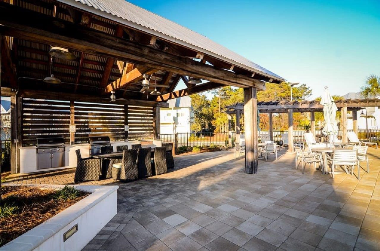 Pool side grilling area