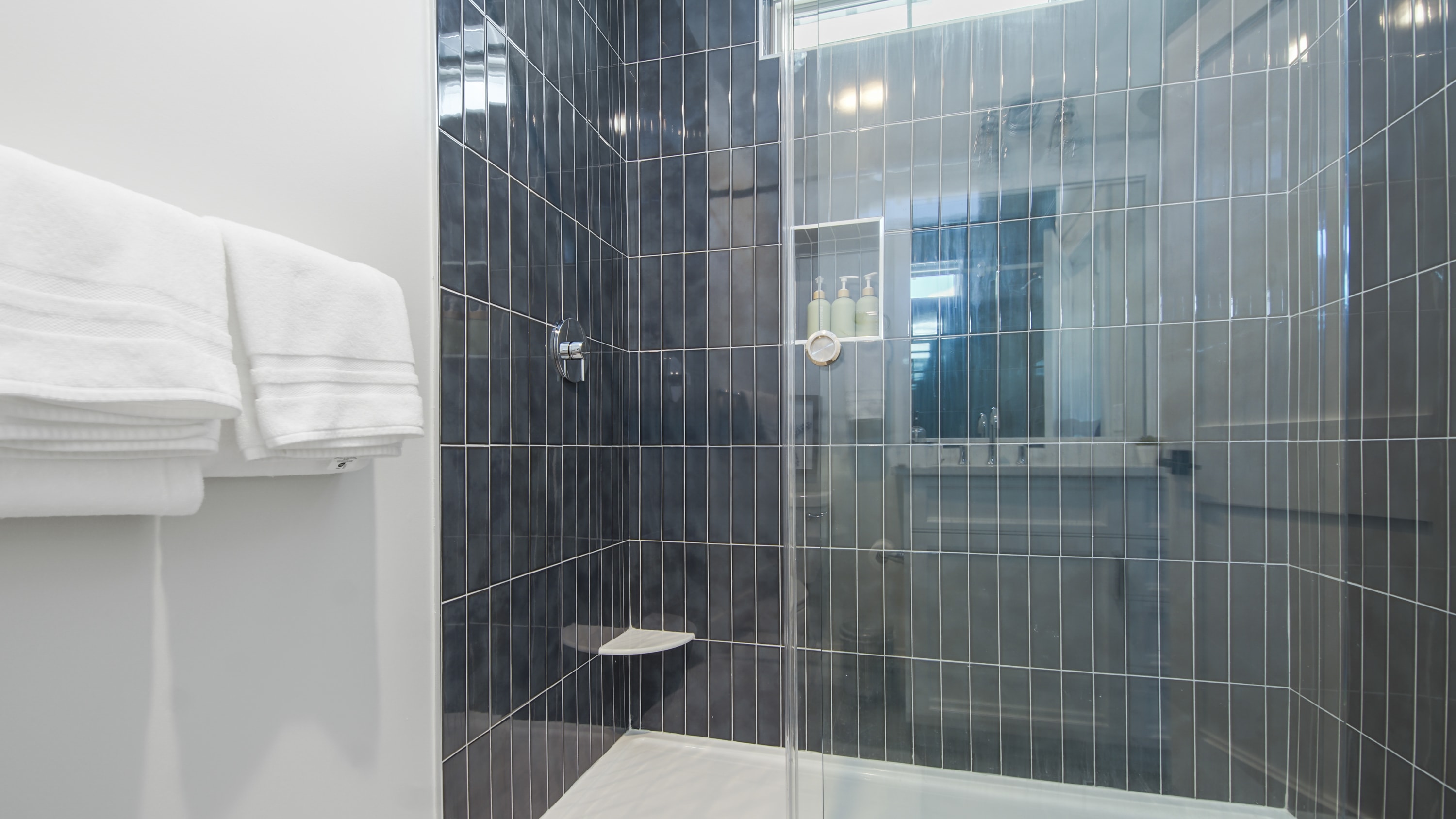 All 3 2nd floor bathrooms are the same