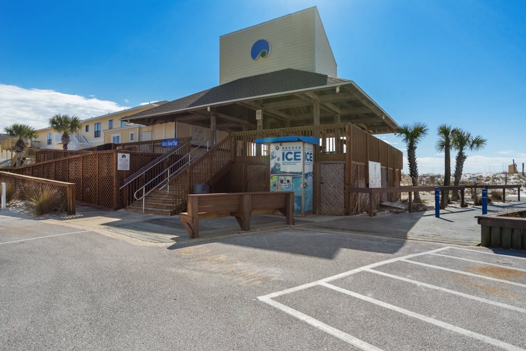Beach Bar and Grill right on the beach in Sandpiper Cove on Holiday Isle. Part beach shanty, part seafood shack, all fun.