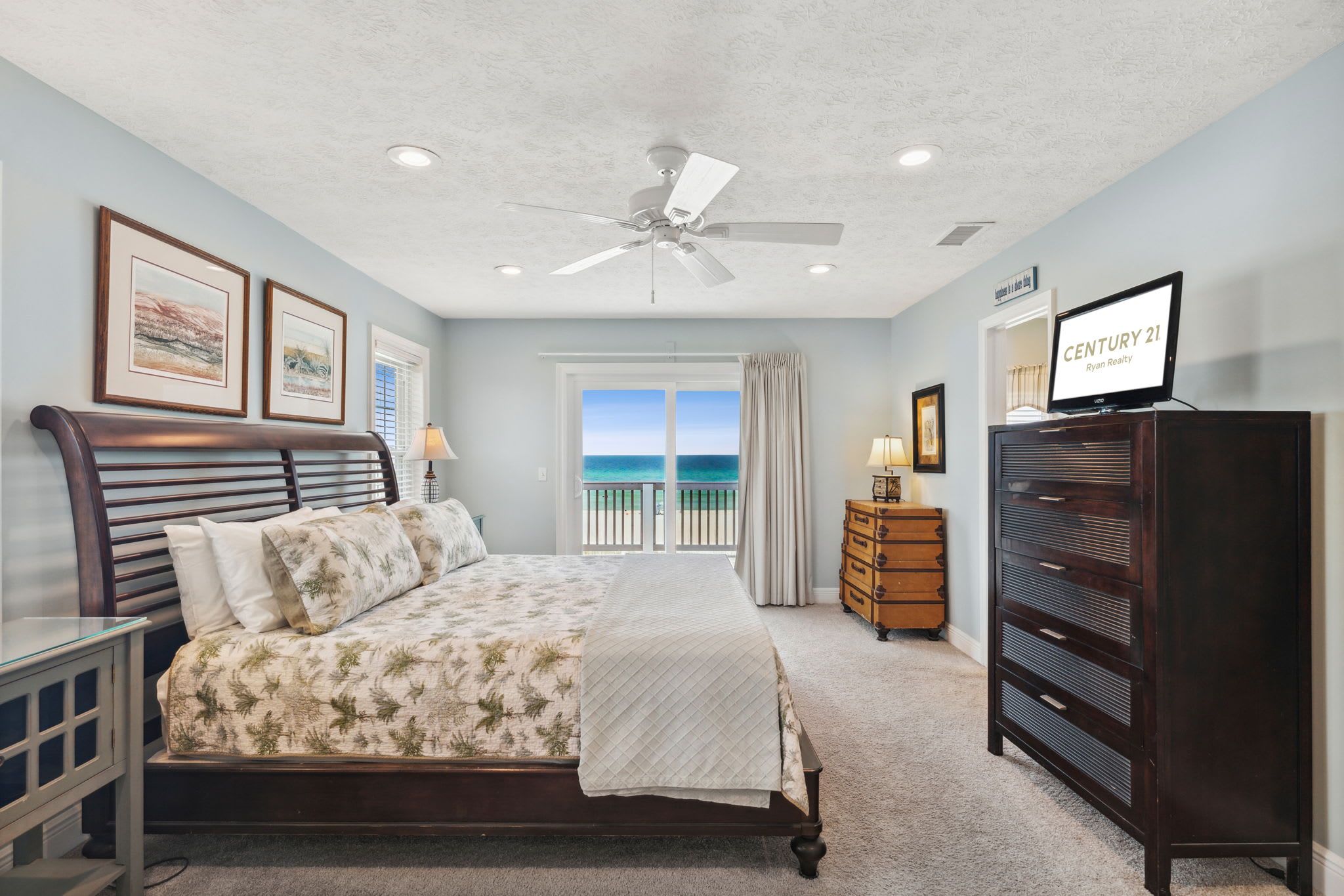 Second of two master suites with King size bed and beach view