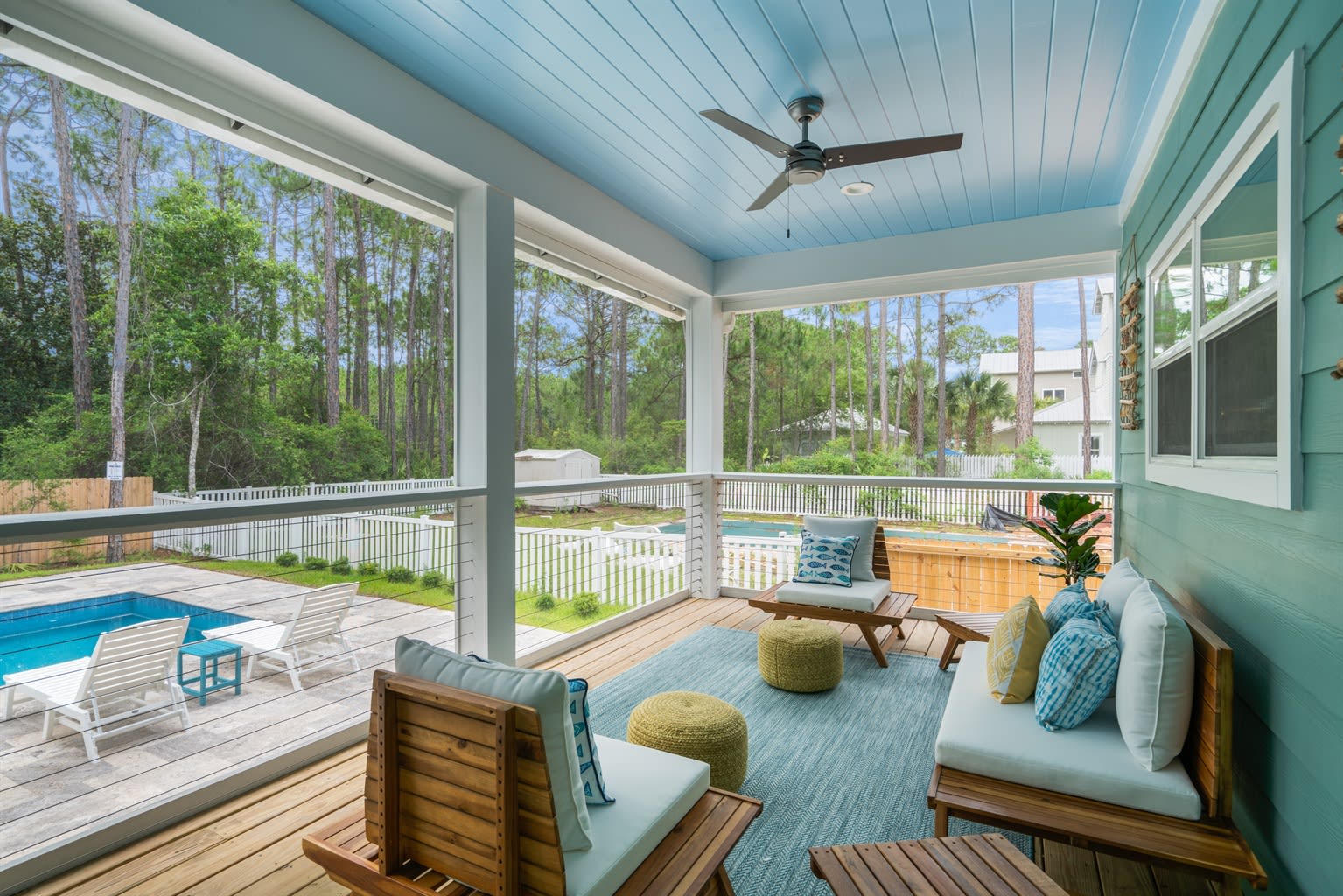 Outdoor Oasis to Relax and Enjoy a Coffee or Drink