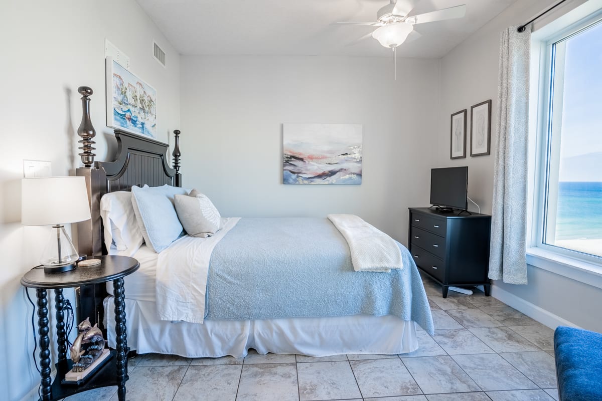 Guest Bedroom #2, Gulf views, Queen bed, Smart TV