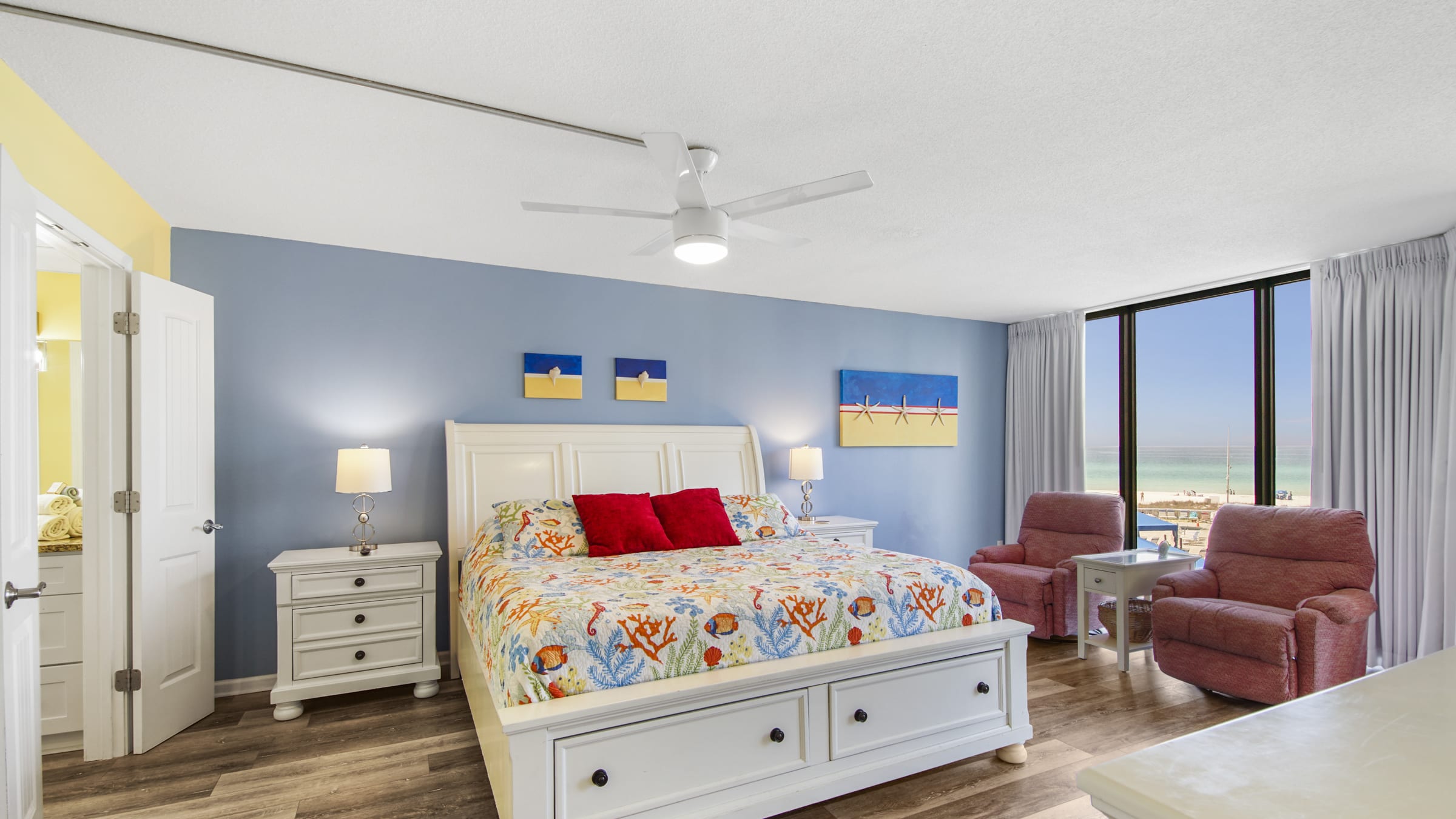 Master bedroom with king bed Master bedroom with king bed