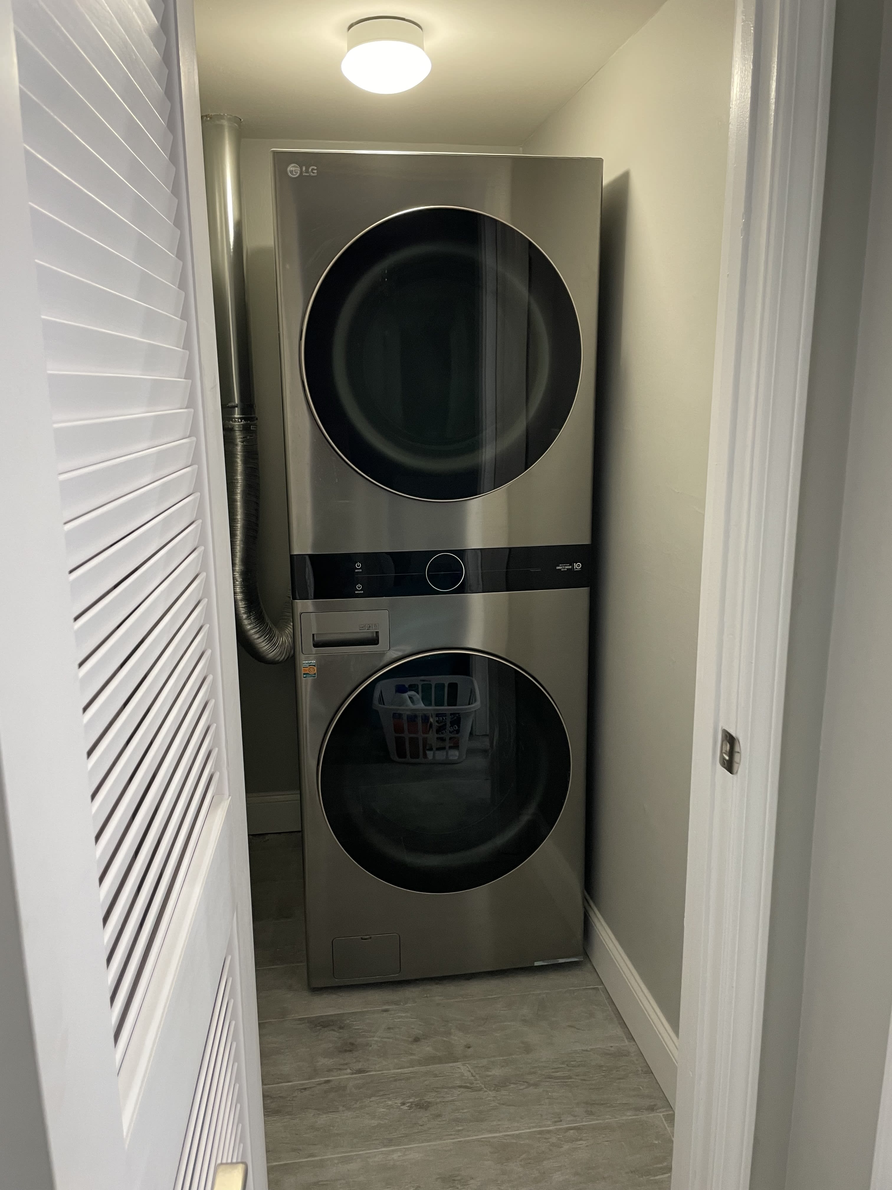 Washer/Dryer in Unit