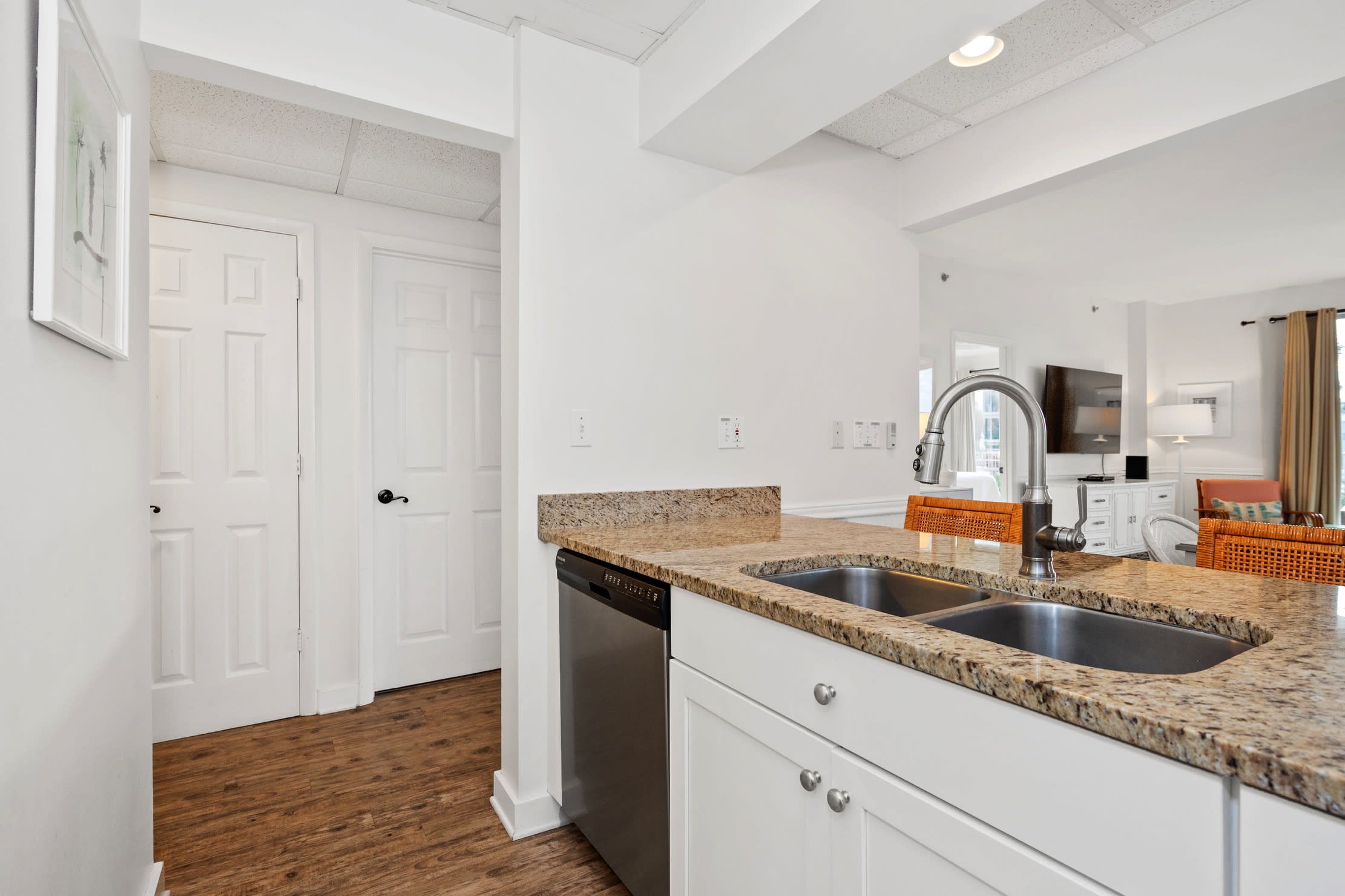 Keurig and regular coffee makers available.