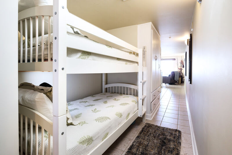 Hallway Bunk Beds - 
Pelican Isle 308 Fort Walton Beach Okaloosa Island Vacation Rentals