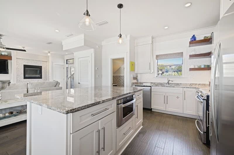 View of the kitchen and appliances