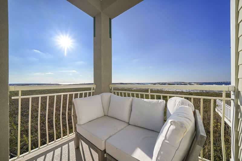 Isle of Skye - Waterfront Vacation Rental Home with Community Pool and Beach View on Holiday Isle Destin, Florida - Five Star Properties Destin/30A