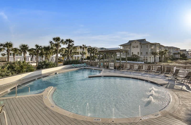 Isle of Skye - Waterfront Vacation Rental Home with Community Pool and Beach View on Holiday Isle Destin, Florida - Five Star Properties Destin/30A