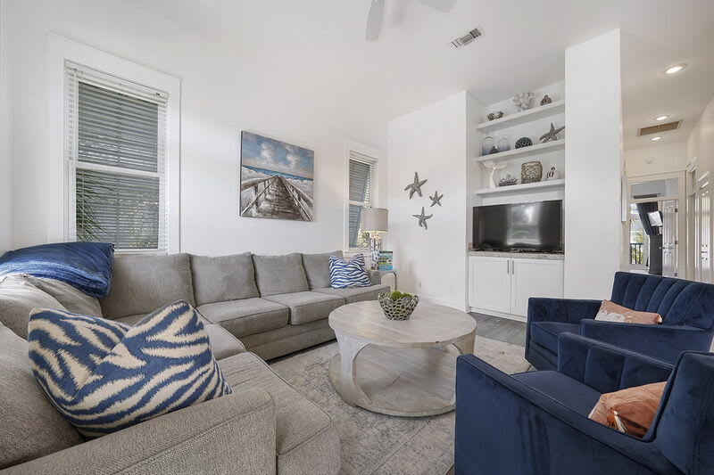 Val-Holla - Vacation Rental House with Private Pool Near Beach on Holiday Isle in Destin, Florida - Five Star Properties Destin/30A