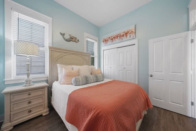 Val-Holla - Vacation Rental House with Private Pool Near Beach on Holiday Isle in Destin, Florida - Five Star Properties Destin/30A