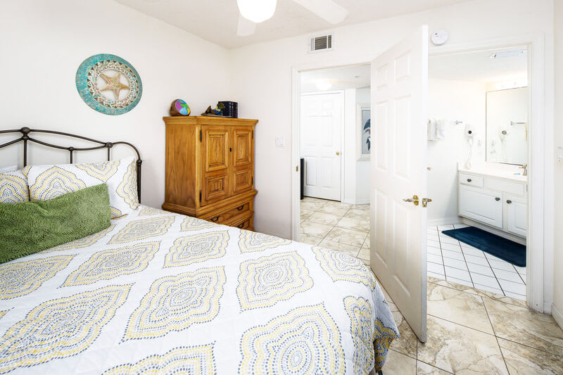 Bedroom 3 - 
Islander Beach Condo Rentals, Okaloosa Island