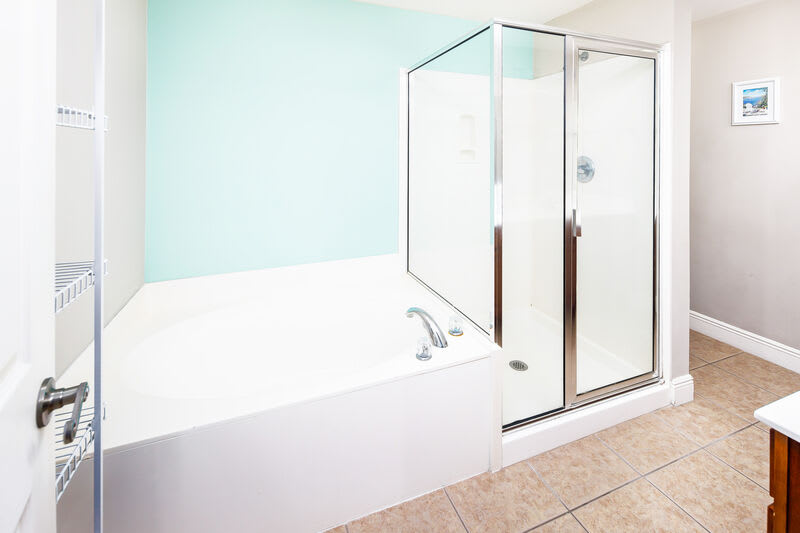 Master Bathroom, Ariel Dunes II 1507, Destin Vacation Rentals Scenic Gulf Drive