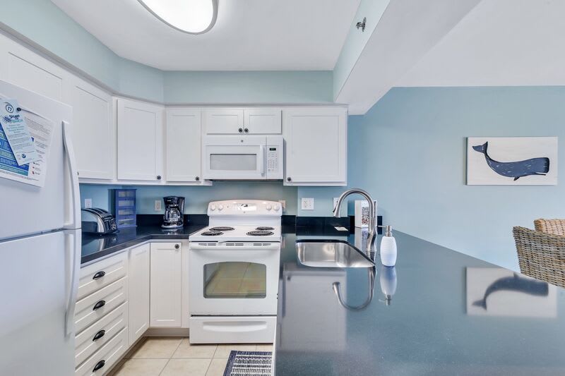 Beautifully Upgraded Fully Equipped Kitchen