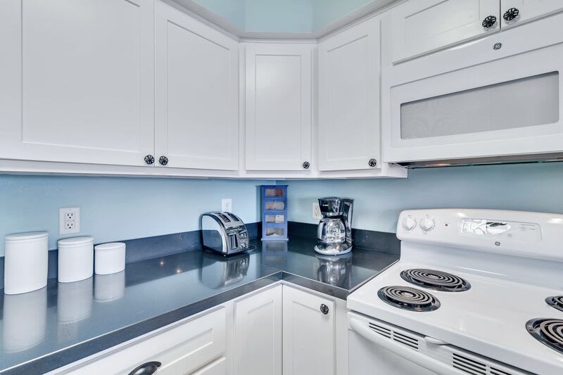 Beautifully Upgraded Fully Equipped Kitchen