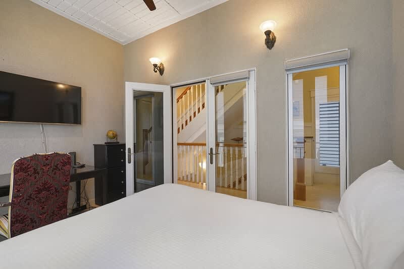 Isle of Skye - Waterfront Vacation Rental Home with Community Pool and Beach View on Holiday Isle Destin, Florida - Five Star Properties Destin/30A