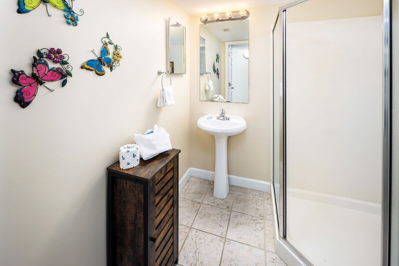 Hallway Bathroom, Pelican Isle Resort Okaloosa Island