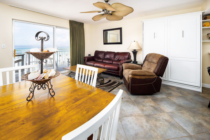 Living Room, Pelican Isle Resort Okaloosa Island