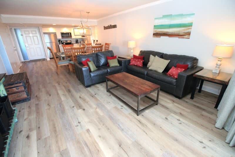 Comfortable living area to spread out on your vacation