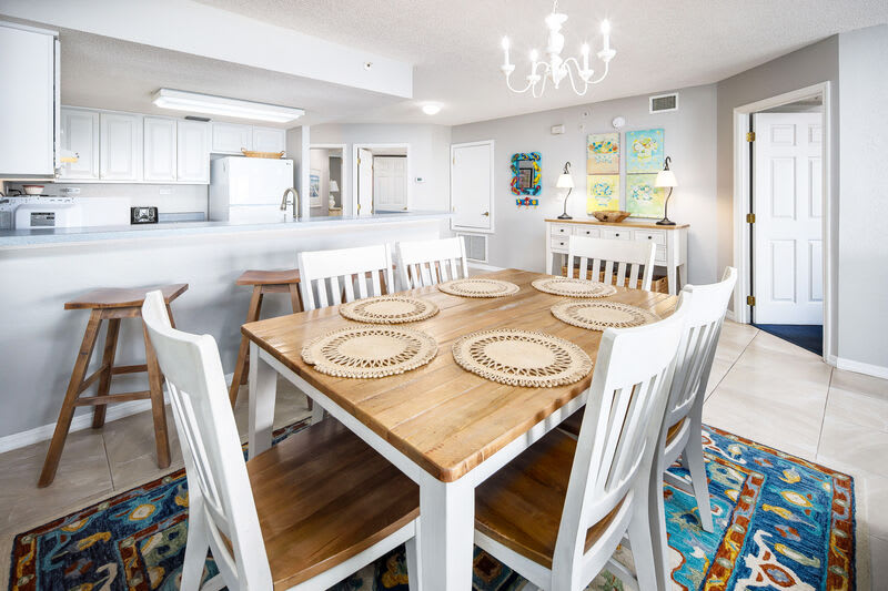 Dining Area - 
Islander Beach Resort 3001 Fort Walton Beach Okaloosa Island