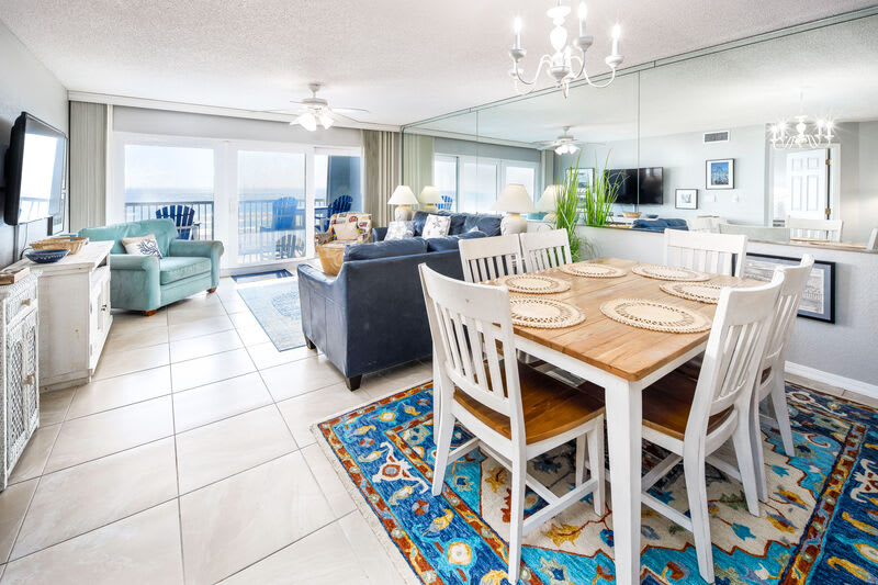 Dining Area - 
Islander Beach Resort 3001 Fort Walton Beach Okaloosa Island