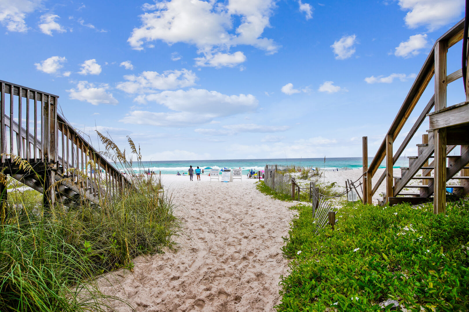 Just a 2-3 min walk to the beach