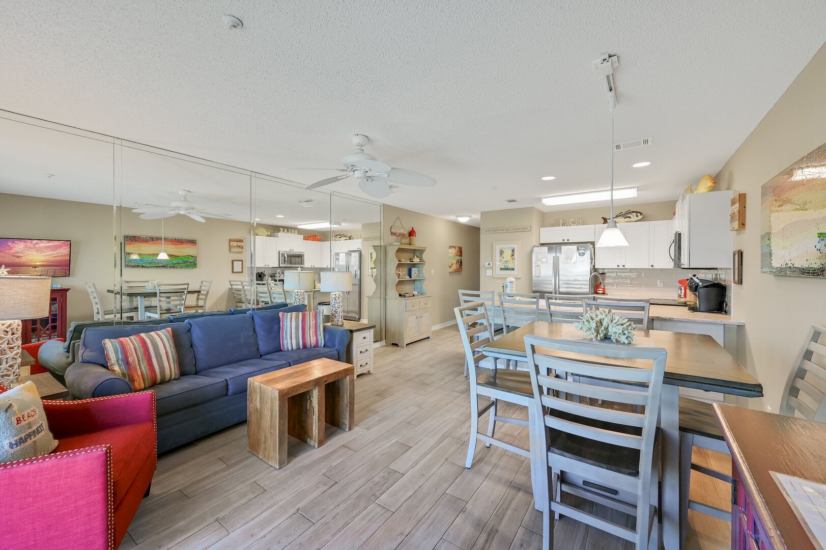 Living Room / Dining area Entirely New Laminate Flooring Throughout