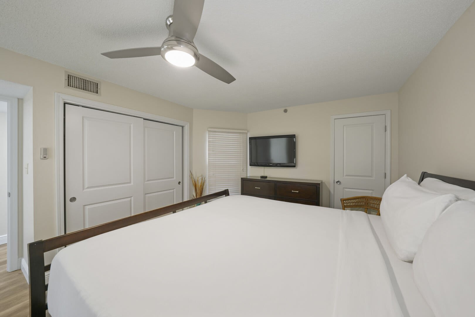 Cabana Club 307_16 Cabana Club 307_16