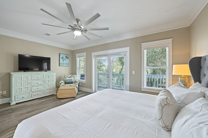 Southern Charm - Luxury Vacation Rental House on 30A with a Balcony Deck and Community Pool - Bliss Beach Rentals