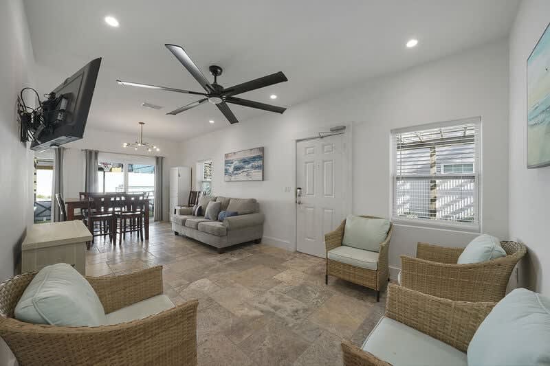 A Wave From It All - Adorable Vacation Rental Beach House with Amazing Backyard Area and Jetted Spa Tub in Miramar Beach, Florida - Bliss Beach Rentals Destin/30A