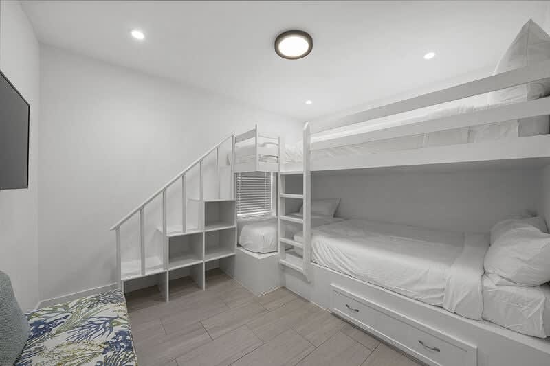 A Wave From It All - Adorable Vacation Rental Beach House with Amazing Backyard Area and Jetted Spa Tub in Miramar Beach, Florida - Bliss Beach Rentals Destin/30A