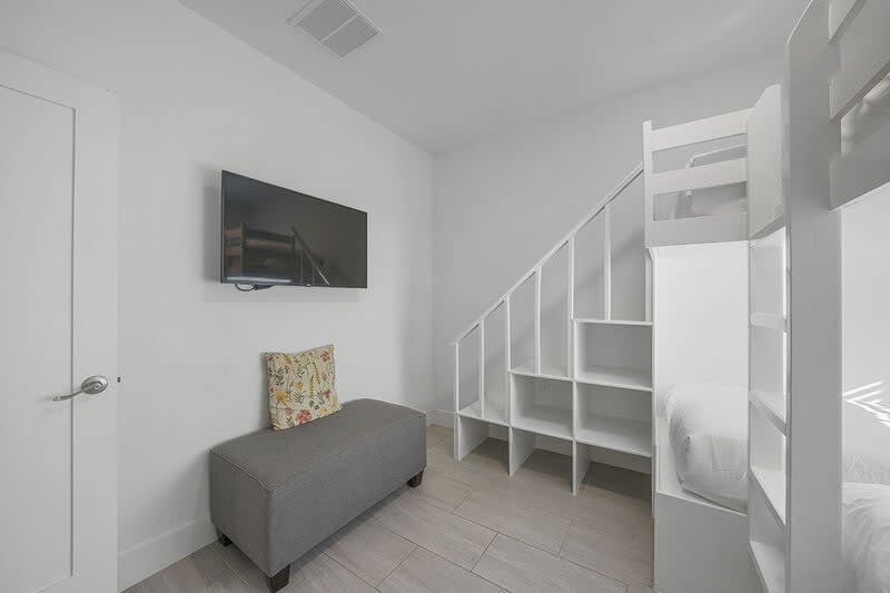 A Wave From It All - Adorable Vacation Rental Beach House with Amazing Backyard Area and Jetted Spa Tub in Miramar Beach, Florida - Bliss Beach Rentals Destin/30A