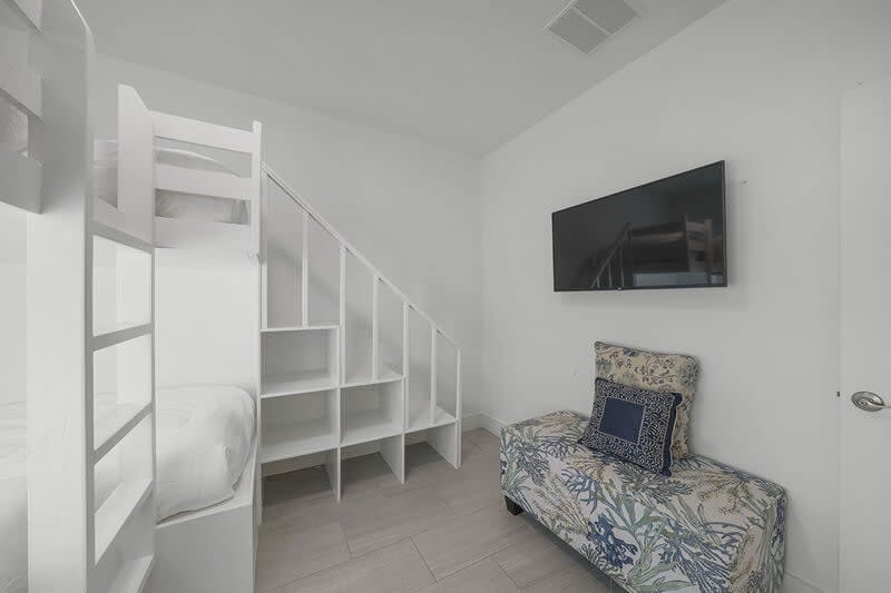 A Wave From It All - Adorable Vacation Rental Beach House with Amazing Backyard Area and Jetted Spa Tub in Miramar Beach, Florida - Bliss Beach Rentals Destin/30A