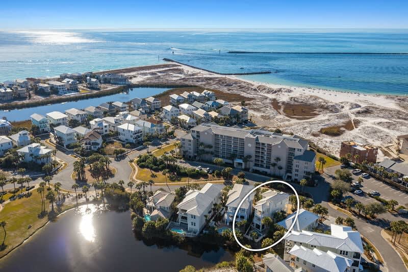The Hummingbird - Luxury Lakefront Vacation Rental with Private Pool, Fireplace, and Water Views on Holiday Isle in Destin, Florida - Five Star Properties Destin/30A