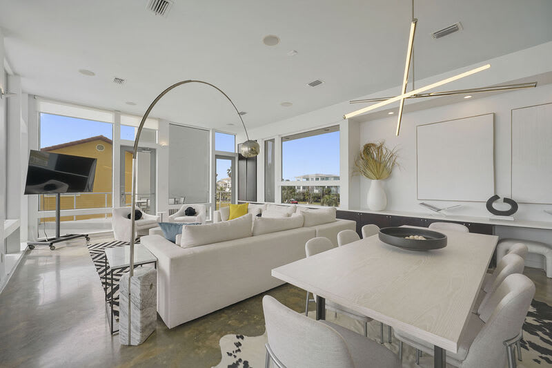 The White House of Holiday Isle - Gulf Front Luxury Pet-Friendly Vacation Rental Beach House with Private Pool, Elevator, and Personal Beach Access in Destin, Florida - Five Star Properties Destin/30A