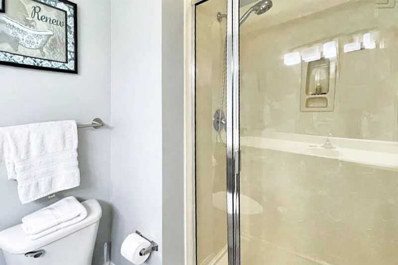 Master Bathroom - Waters Edge Resort unit 514 Okaloosa Island Fort Walton Beach Vacation Rentals by Sunset Resort Rentals