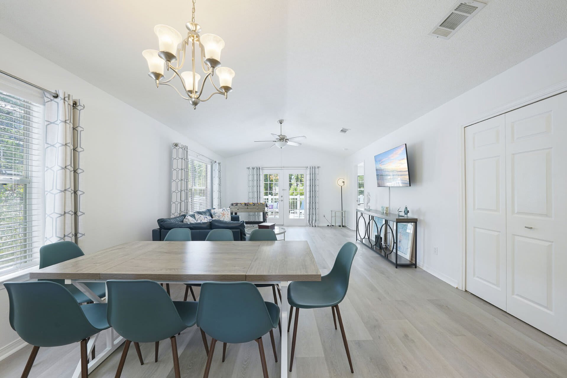 Sandy Daze - Adorable Pet-Friendly 30A Vacation Rental House with Guest House and Hot Tub in Santa Rosa Beach, Florida - Bliss Beach Rentals