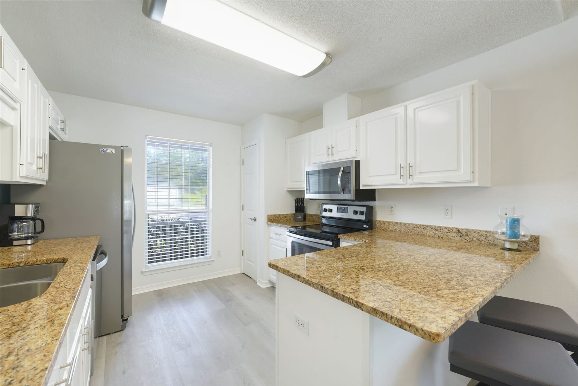 Sandy Daze - Adorable Pet-Friendly 30A Vacation Rental House with Guest House and Hot Tub in Santa Rosa Beach, Florida - Bliss Beach Rentals