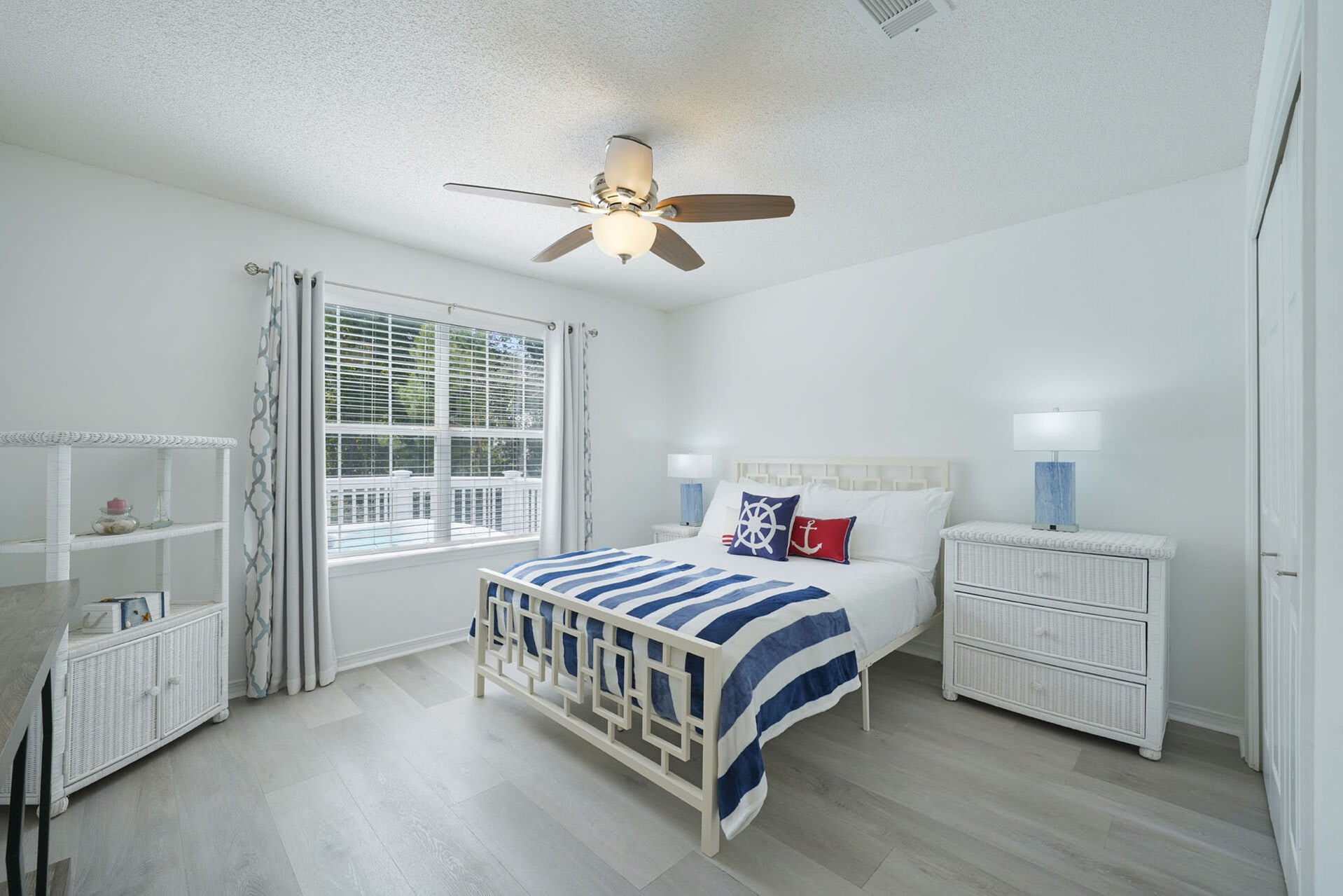 Sandy Daze - Adorable Pet-Friendly 30A Vacation Rental House with Guest House and Hot Tub in Santa Rosa Beach, Florida - Bliss Beach Rentals