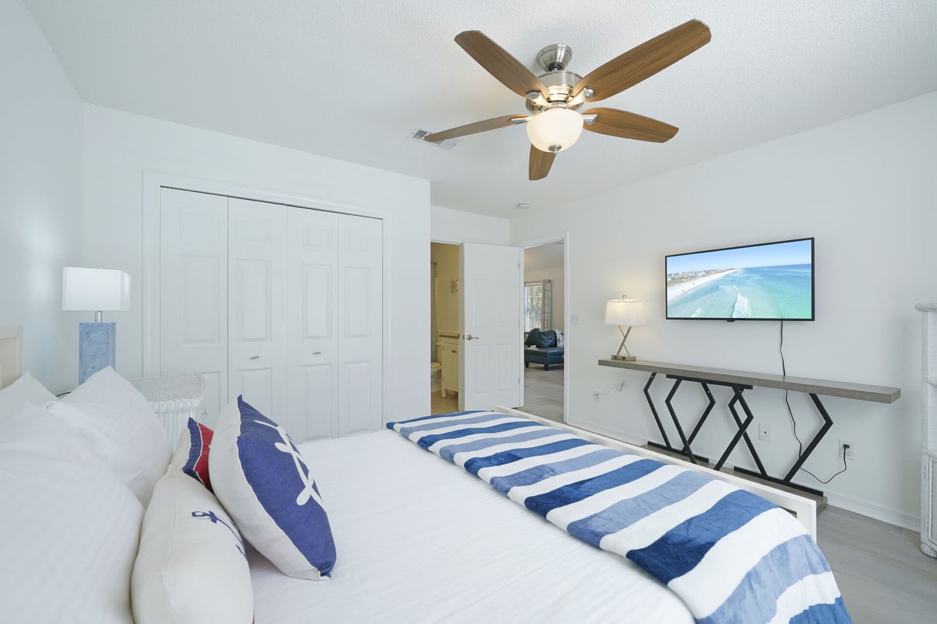 Sandy Daze - Adorable Pet-Friendly 30A Vacation Rental House with Guest House and Hot Tub in Santa Rosa Beach, Florida - Bliss Beach Rentals