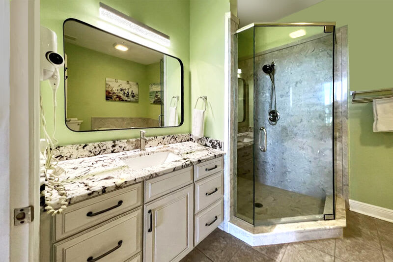 Master Bath - Waters Edge Resort Unit 604 Okaloosa Island Fort Walton Beach Vacation Rentals by Sunset Resort Rentals