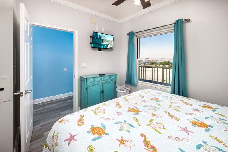 Master Bedroom - Waters Edge Resort unit 514 Okaloosa Island Fort Walton Beach Vacation Rentals by Sunset Resort Rentals