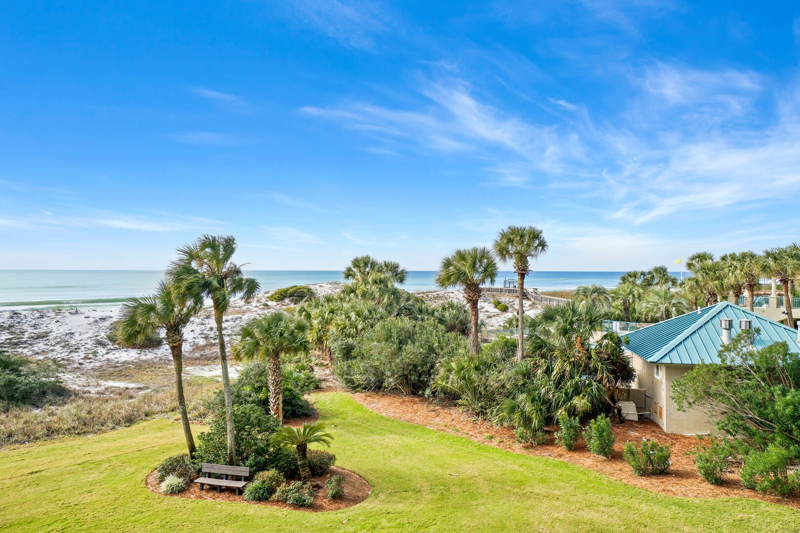 Lush tropical gardens with the beautiful gulf as your backdrop. Simply perfection!