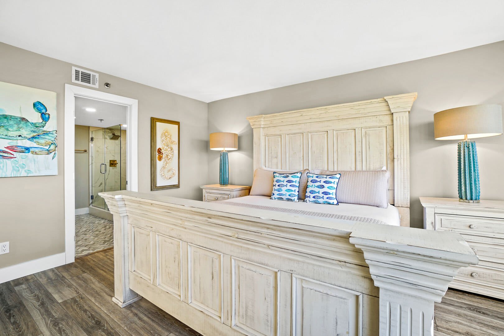 A restful nights rest awaits you with plush furnishings and crisp fresh linen bed coverings. Private entry into your en-suite Master bath.