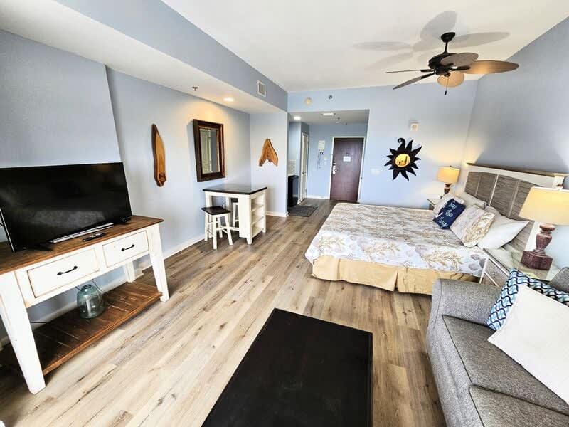 Luau I - 6705 Studio_11