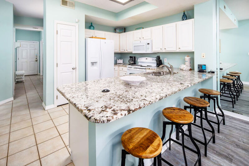 Kitchen - Gulf Dunes Resort Unit 616 / Okaloosa Island / Fort Walton Beach Vacation Rentals