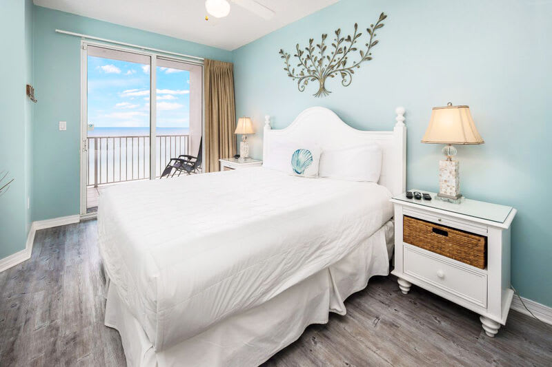 Master Bedroom - Gulf Dunes Resort Unit 616 / Okaloosa Island / Fort Walton Beach Vacation Rentals
